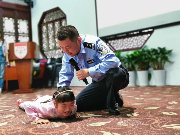 15585809129608.jpg 倪军警官“小鸡快跑”课程(1)_副本.jpg