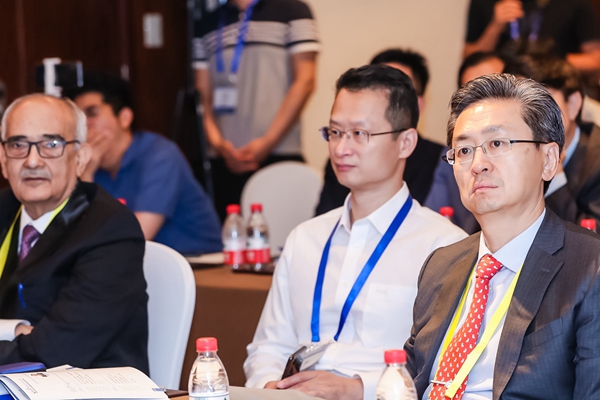 15591036909476.jpg 马昕_副本.jpg