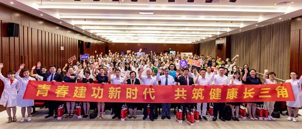 15637736673782.jpg IMG_1284 合影_副本.jpg