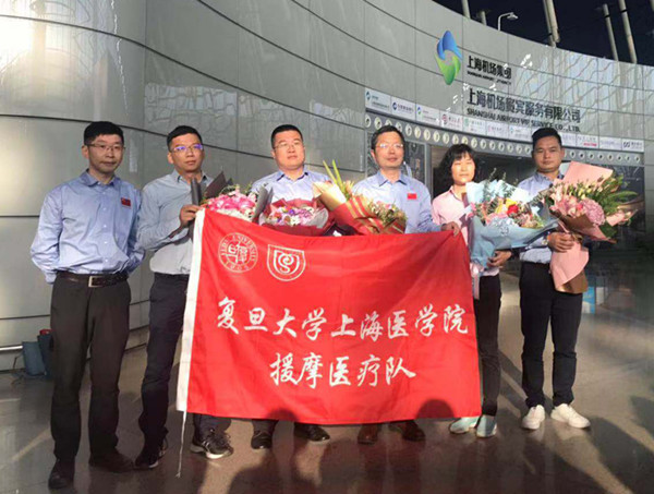 15716249342161.jpg 左二为张超_副本.jpg