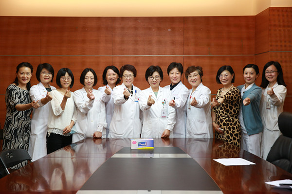 20届华山妇委会合影_副本.jpg