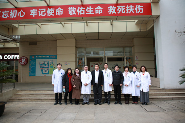 16127517739122.jpg 7合影1_副本.jpg