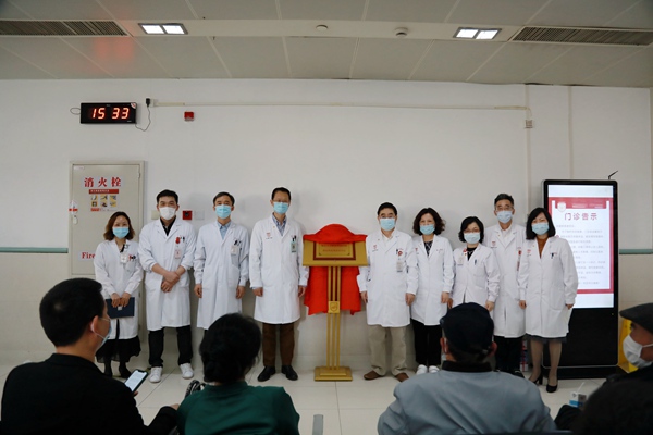 16170642341880.jpg AS6A0411合影-压缩.JPG