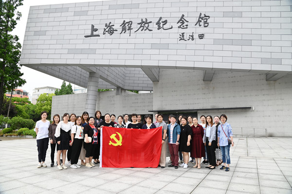 8参观_副本.jpg