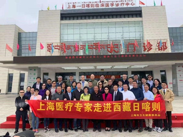 16227349777896.jpg 1合影_副本.jpg