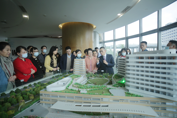 参观.JPG