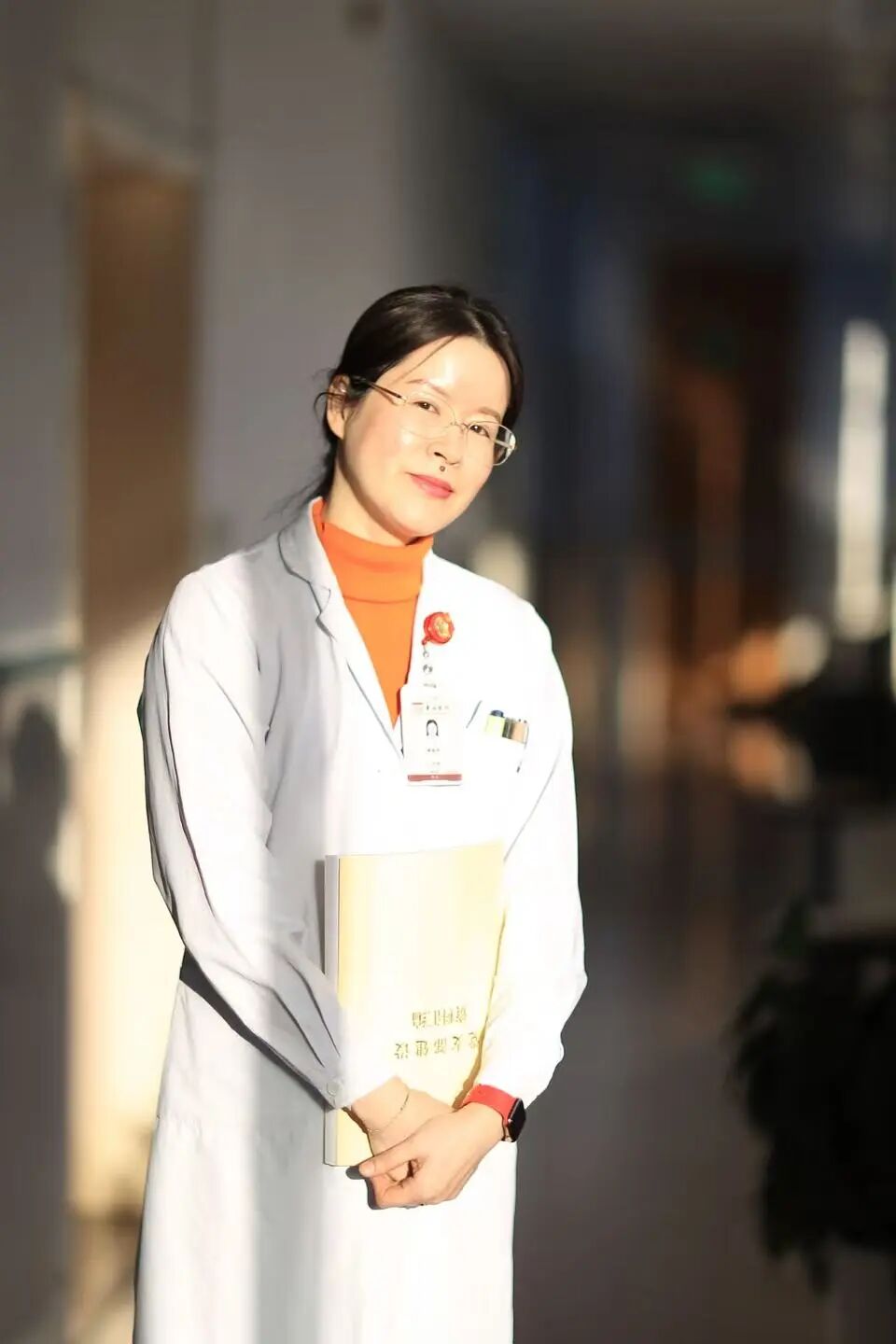 仁心暖桑榆，华山医院秦越萃获评市“助老爱心榜样”​​