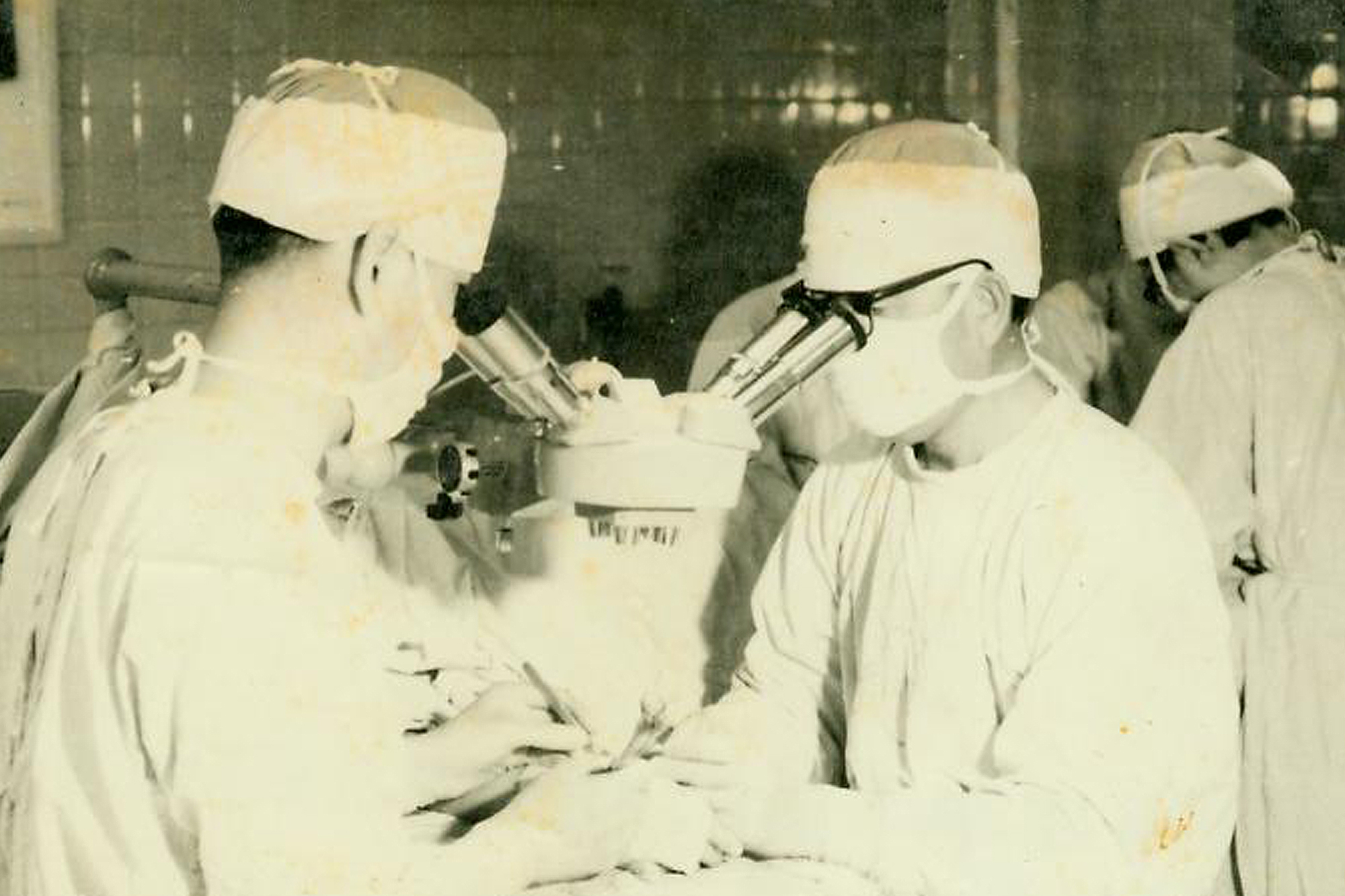 甲子回望：世界首例游离足趾移植再造拇指手术与华山手外科的传承